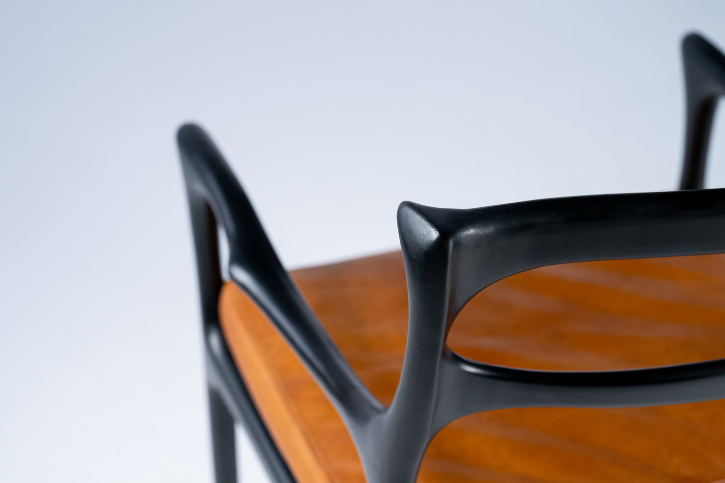Bomdia Armchair