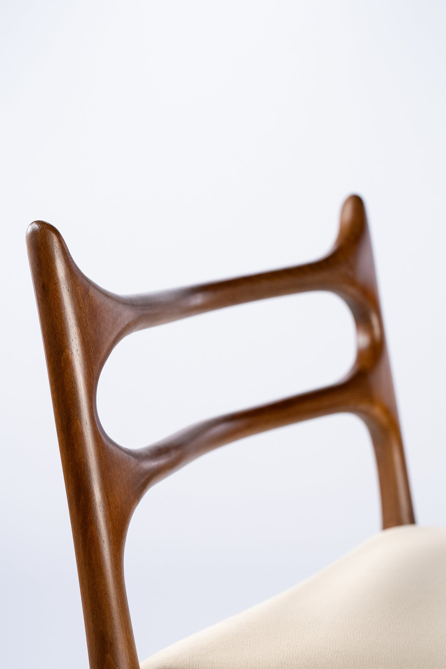 Chor Minor Stool