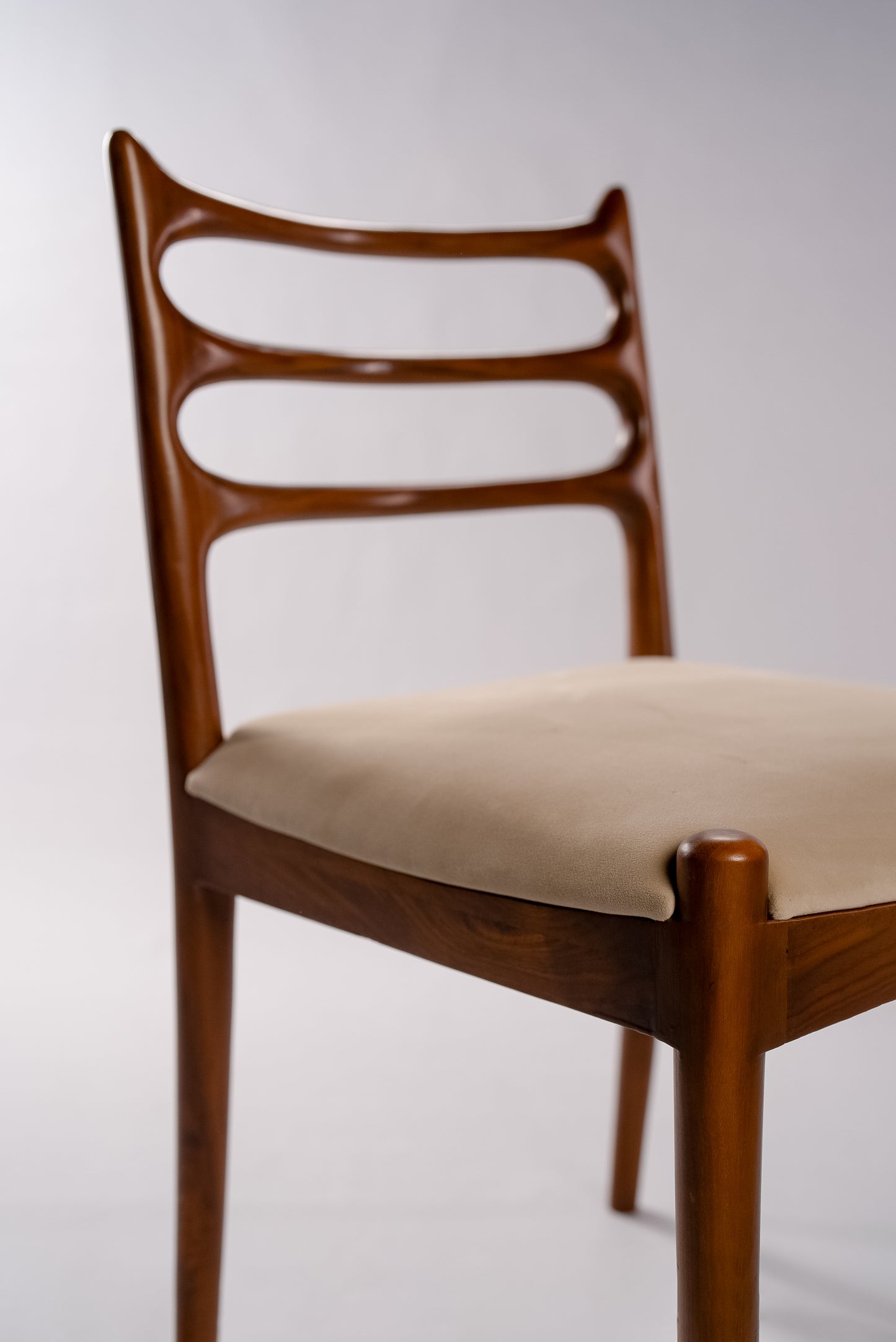 Chor Minor without Armrest