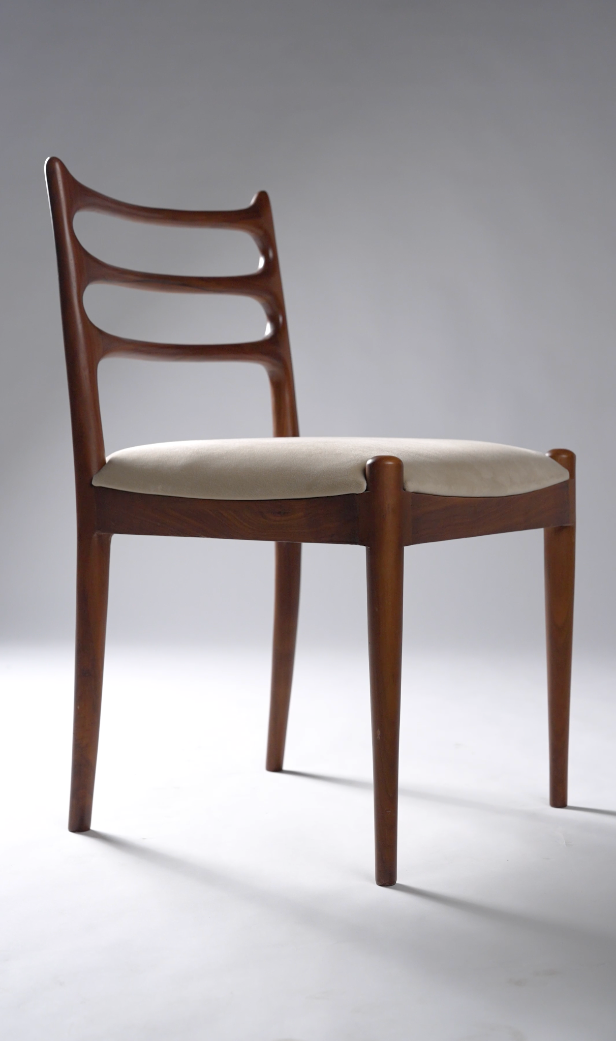 Chor Minor without Armrest