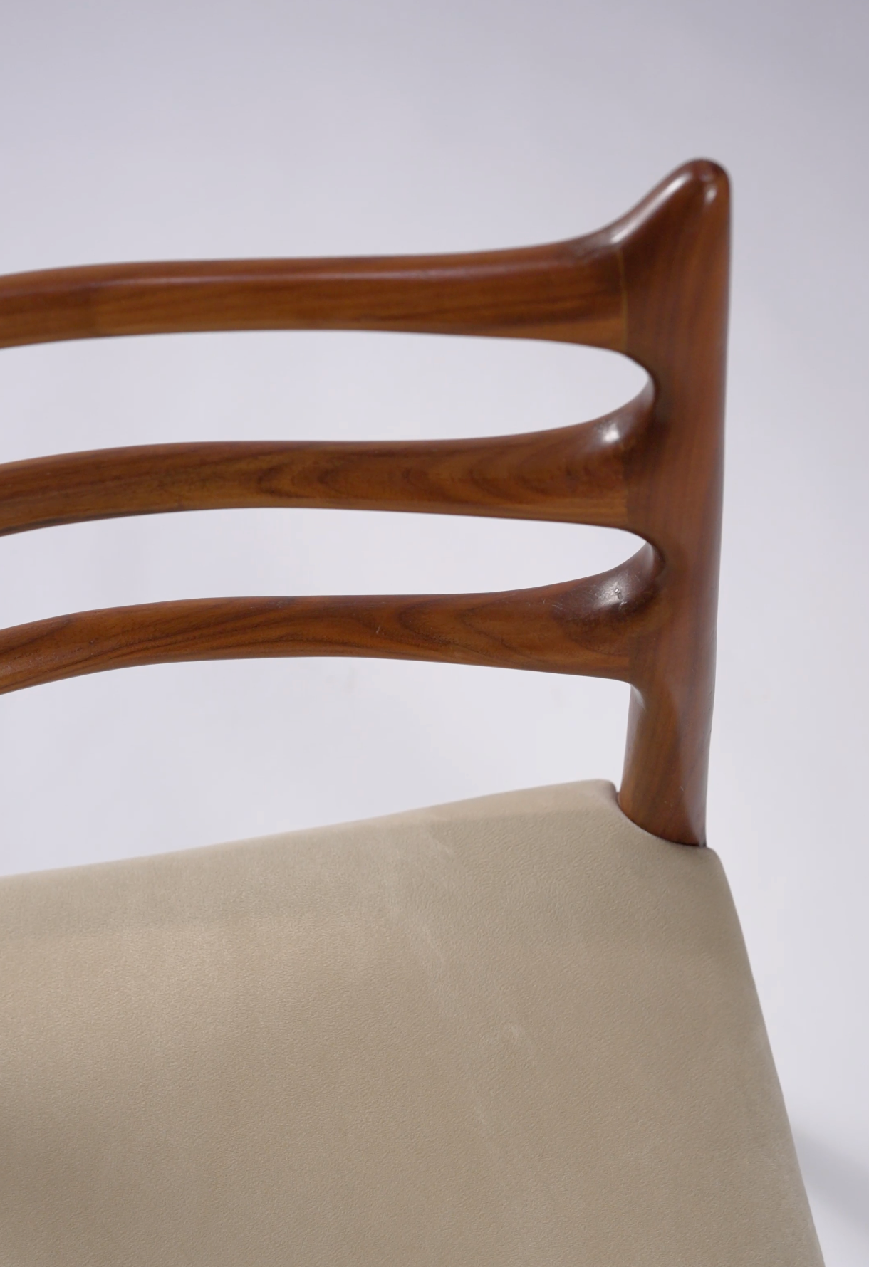 Chor Minor without Armrest
