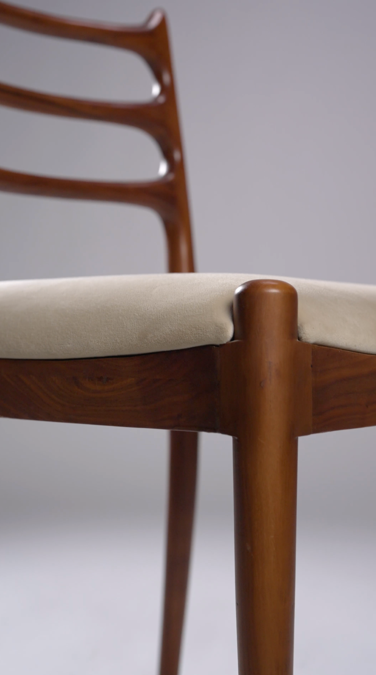 Chor Minor without Armrest